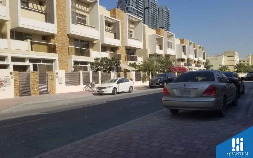 فلل غولدن وودز، قرية جميرا الدائرية