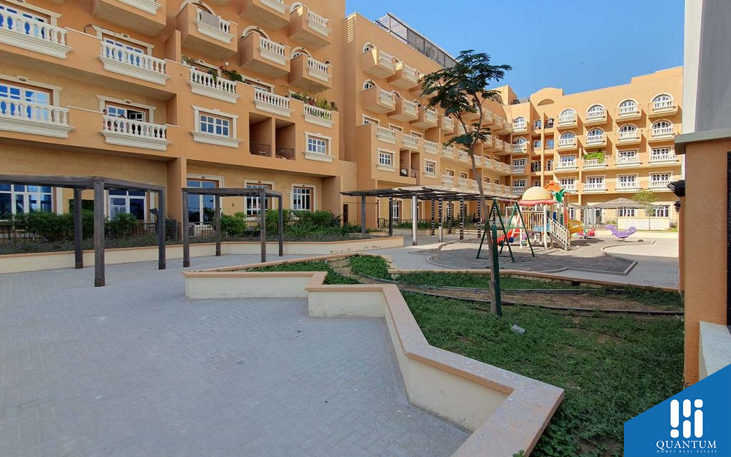 سيزونز كوميونيتي، قرية جميرا الدائرية