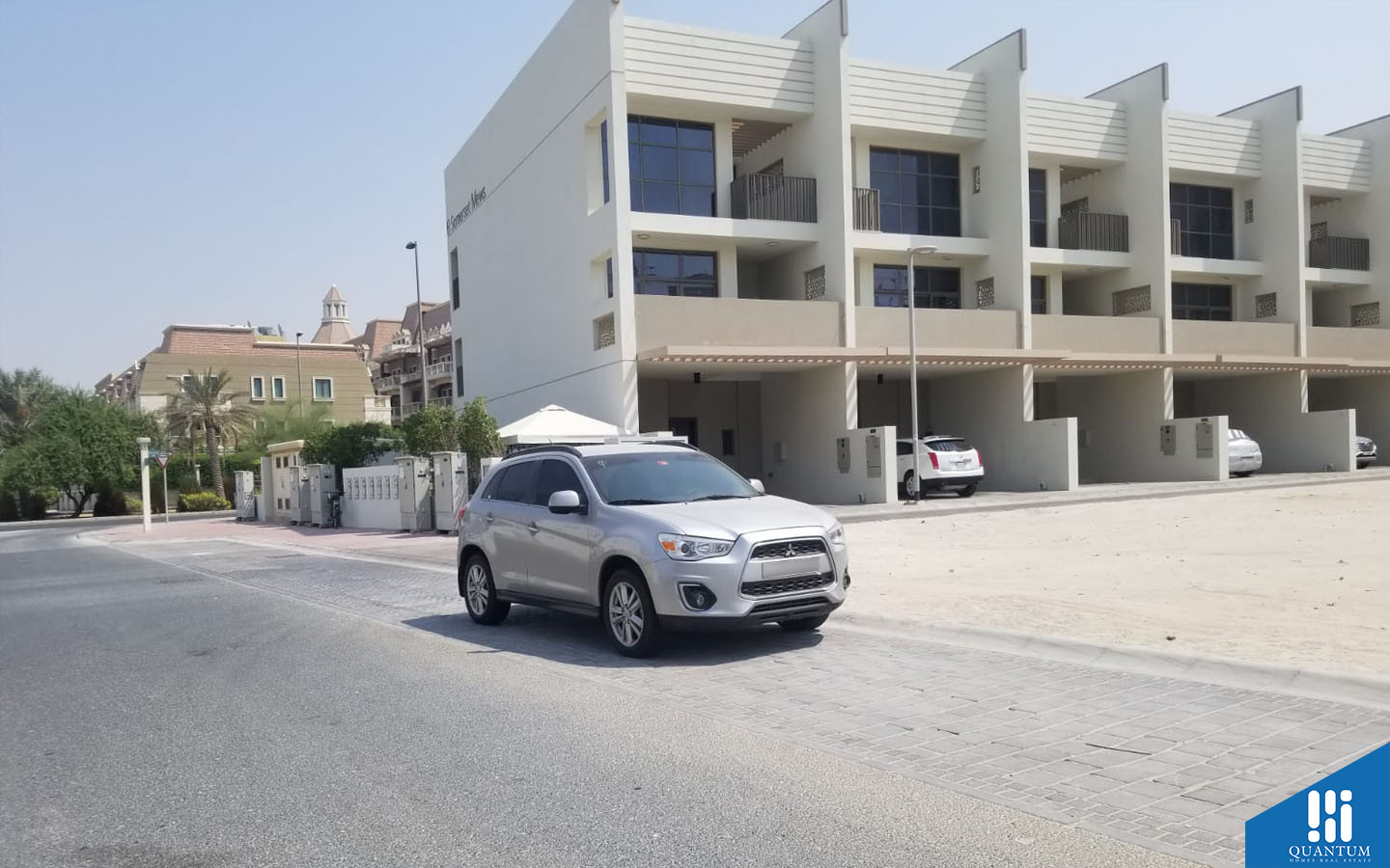 سومرست ميوز، الضاحية 10
