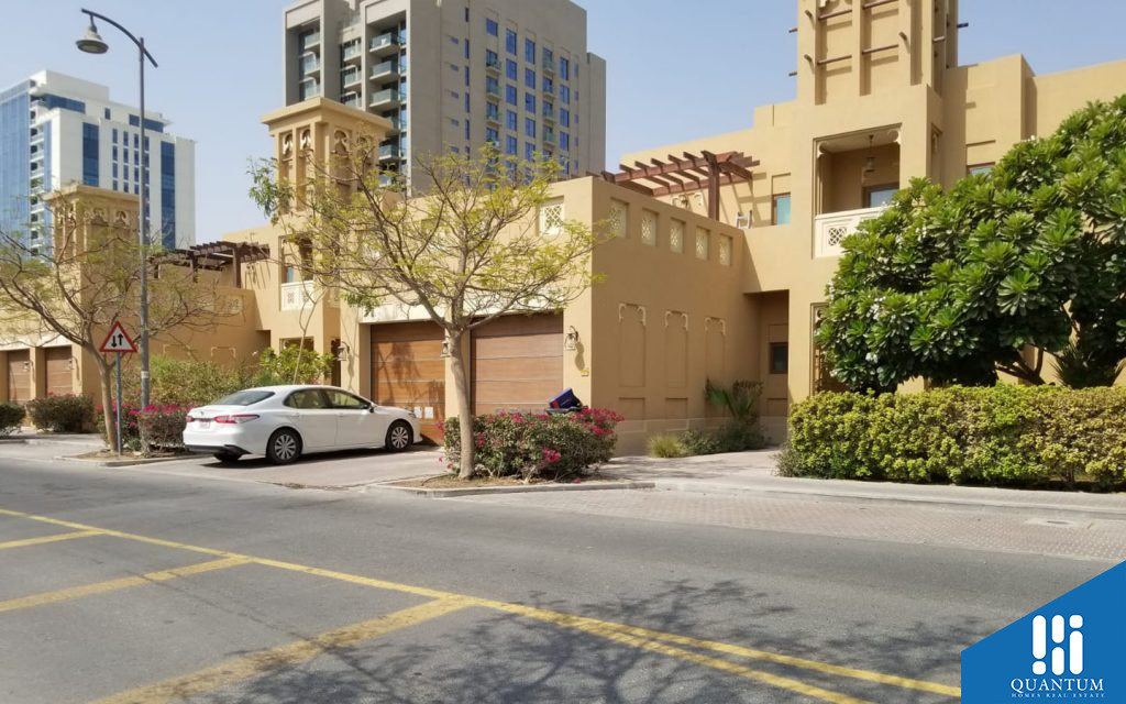 فلل طراز دبي، الفرجان